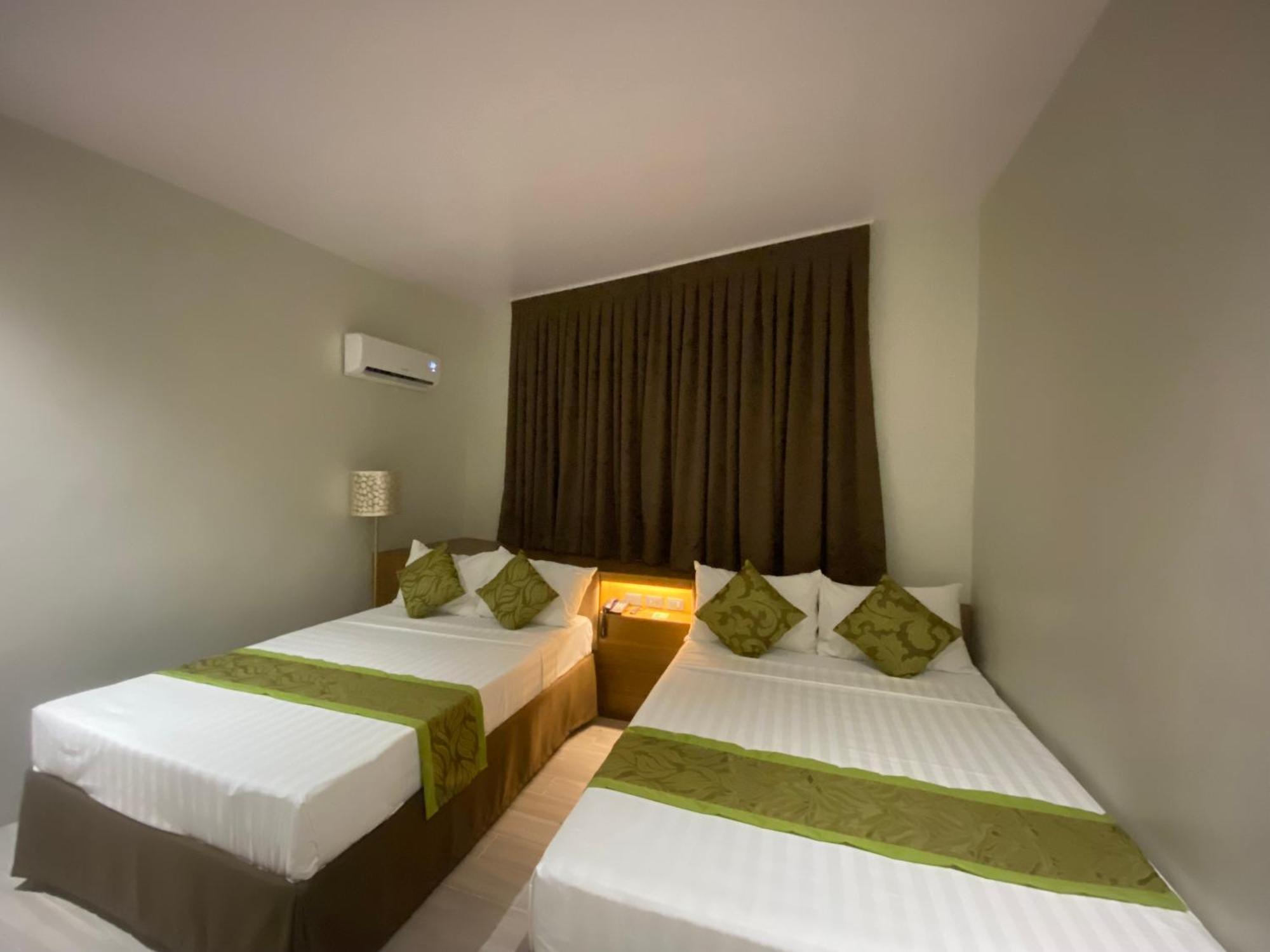Maxi Hotel And Event Center Tagbilaran Exterior foto